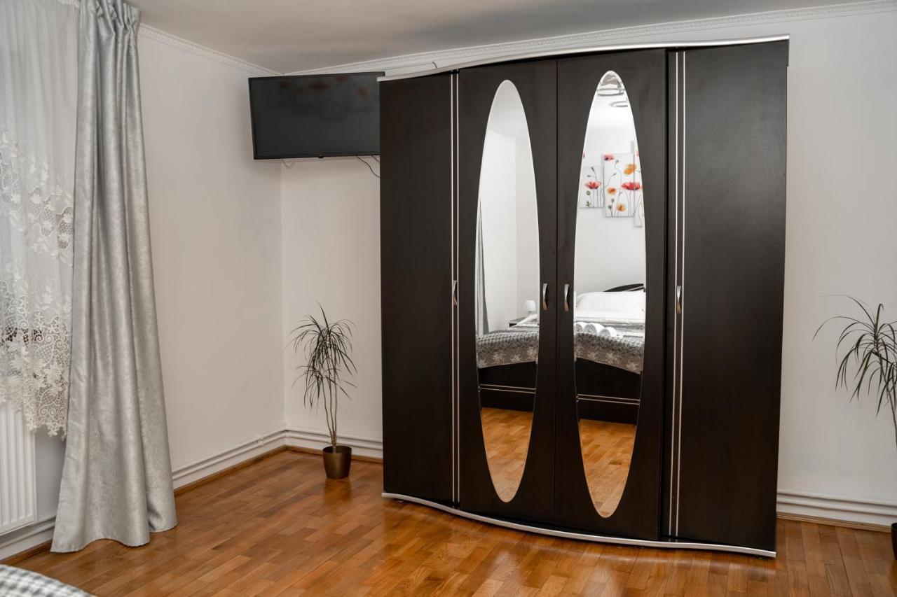 Apartament Panoramic La Casa In Comuna Răşinari Exteriör bild