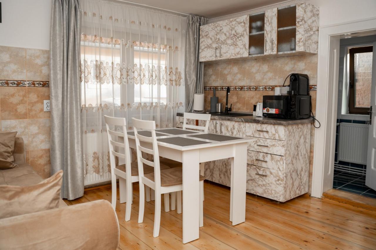 Apartament Panoramic La Casa In Comuna Răşinari Exteriör bild
